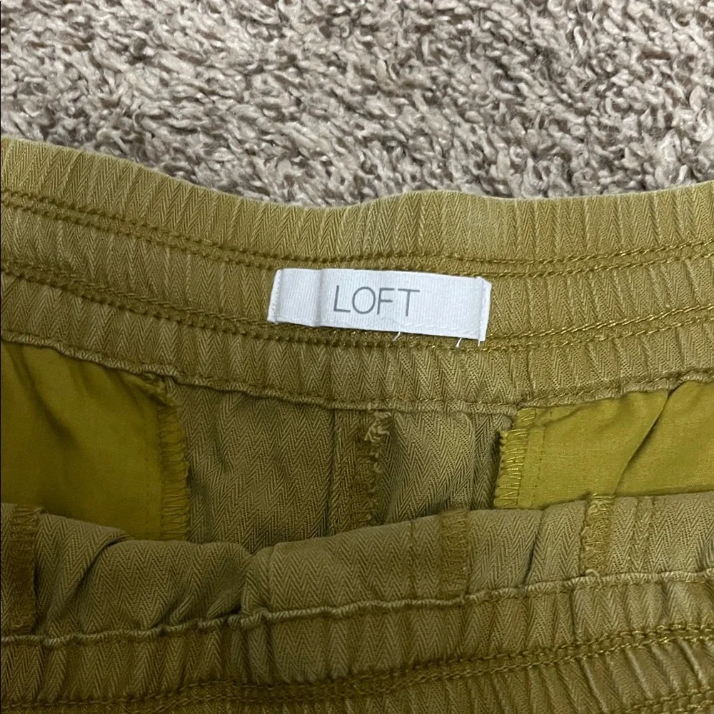 LOFT Olive Green Drawstring Linen-Blend Shorts